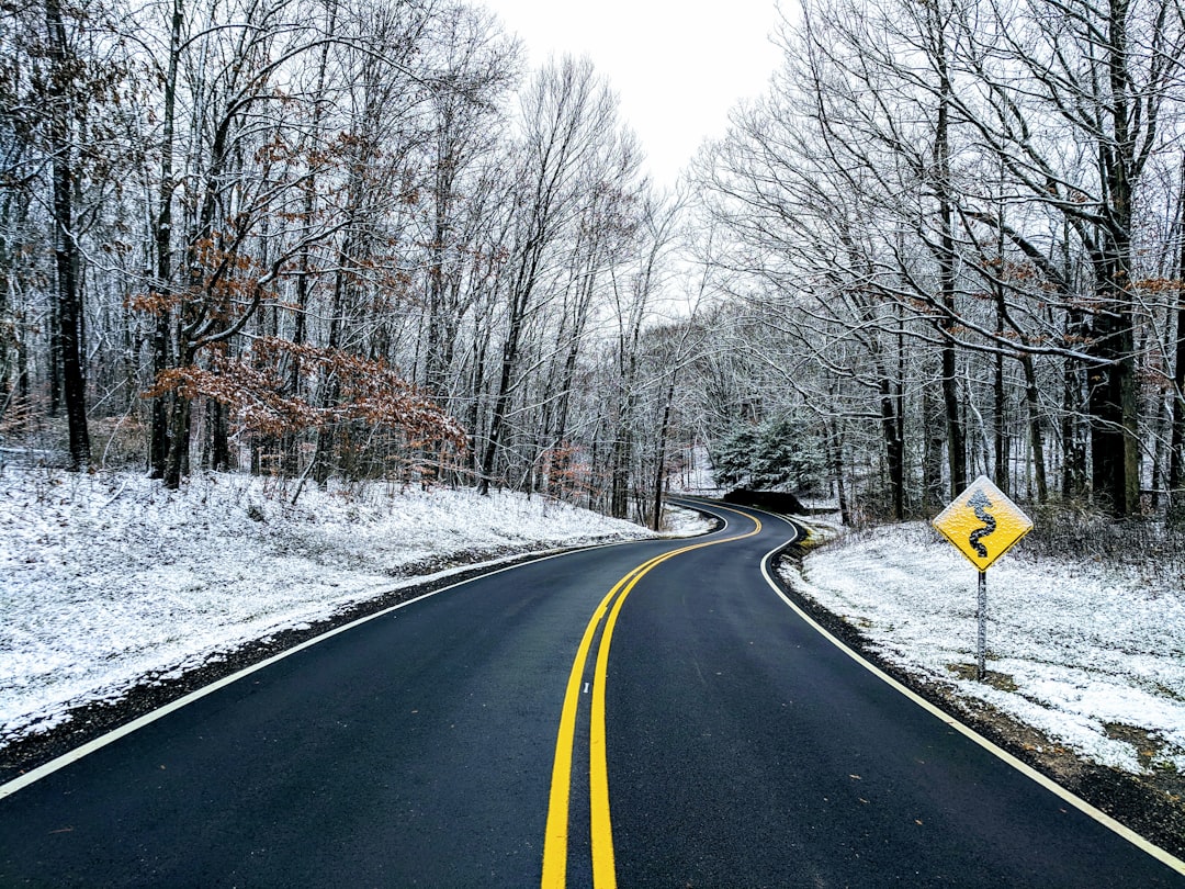 Welcome to Hackamore Woods Homeowners Association!